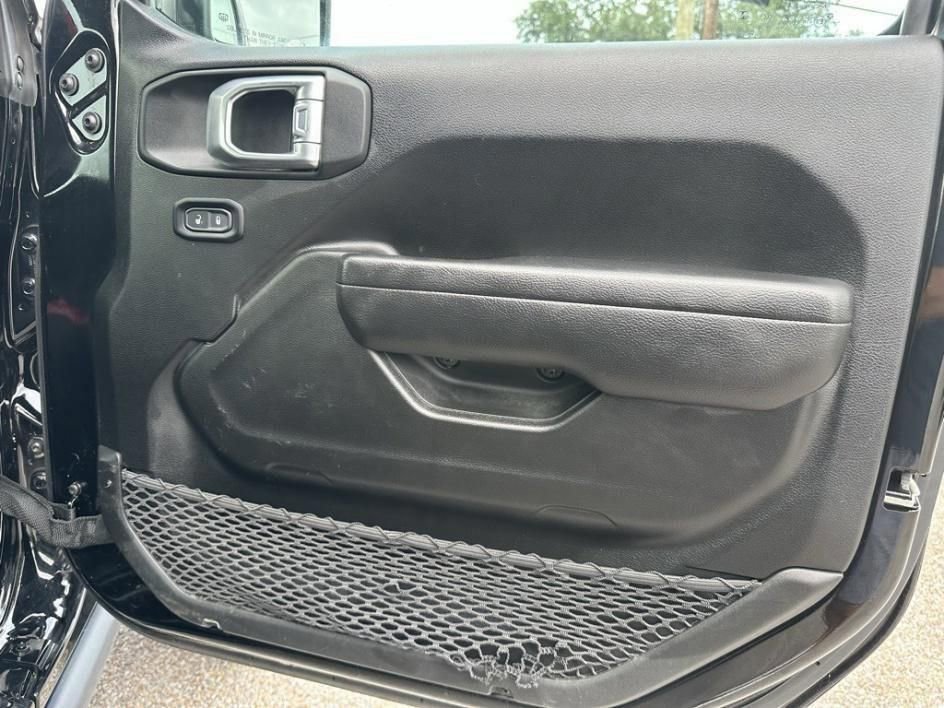 Used 2023 Jeep Wrangler Willys image 15