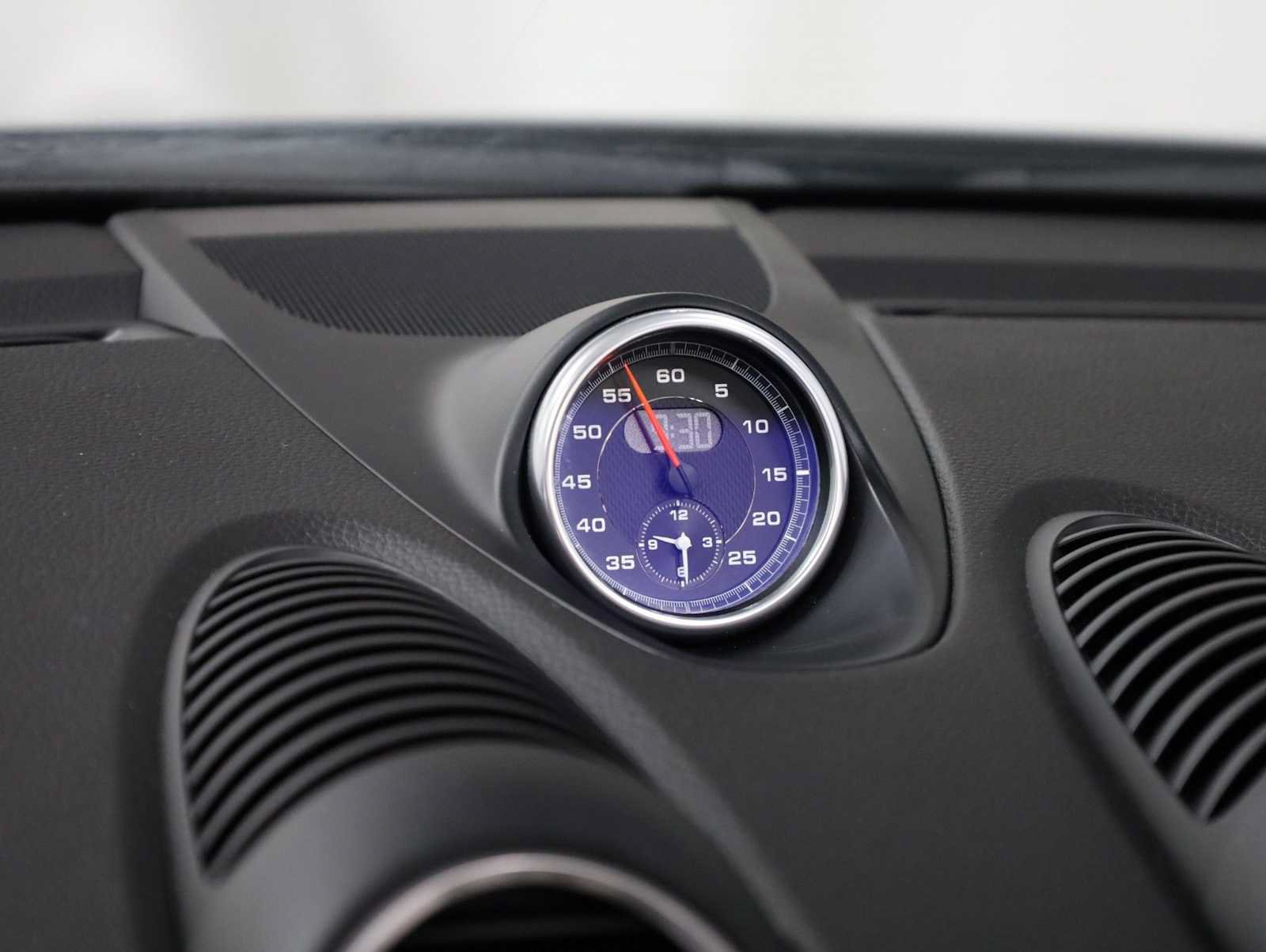 Used 2025 Porsche 718 Boxster RWD image 18