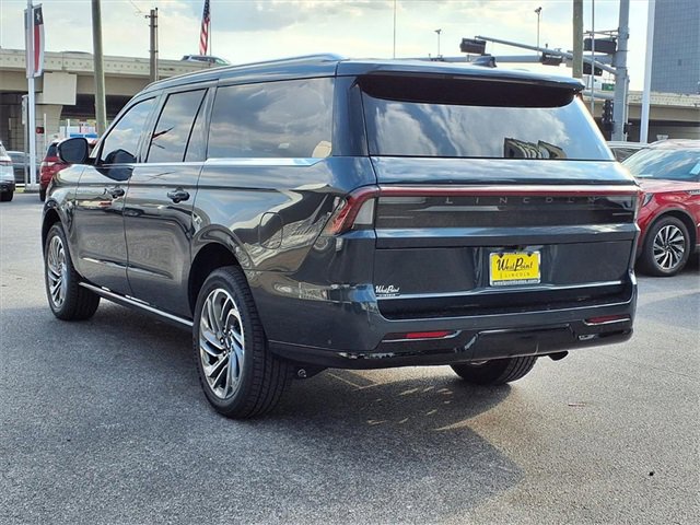 New 2025 Lincoln Navigator L Reserve image 4