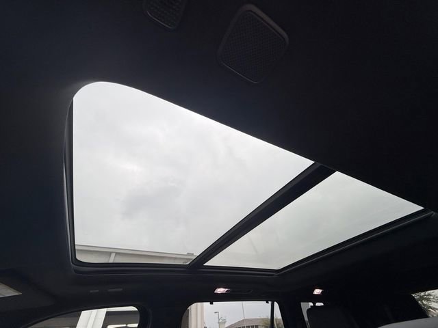 Used 2025 Toyota Sequoia Platinum AWD/4WD image 7