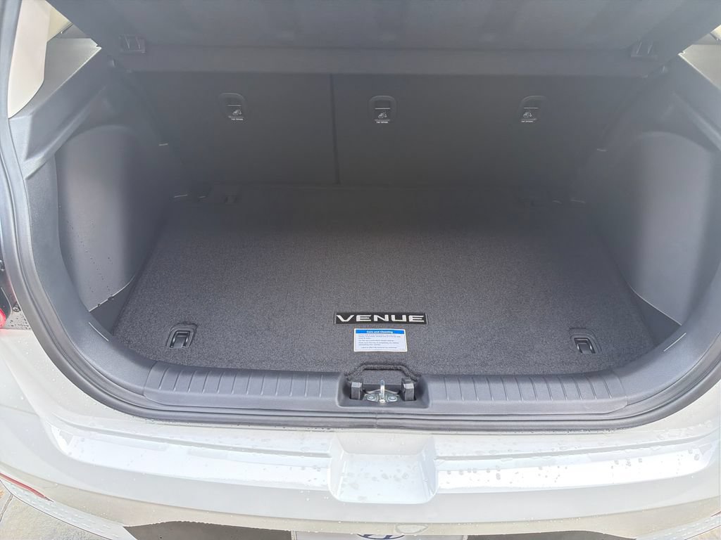 New 2026 Hyundai Venue SEL FWD image 28