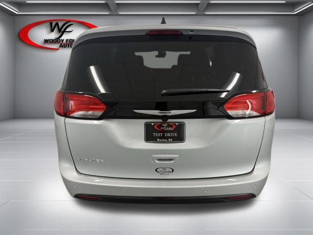 New 2026 Chrysler Voyager LX image 7