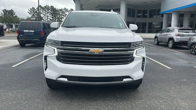 Used 2024 Chevrolet Suburban LT RWD image 3