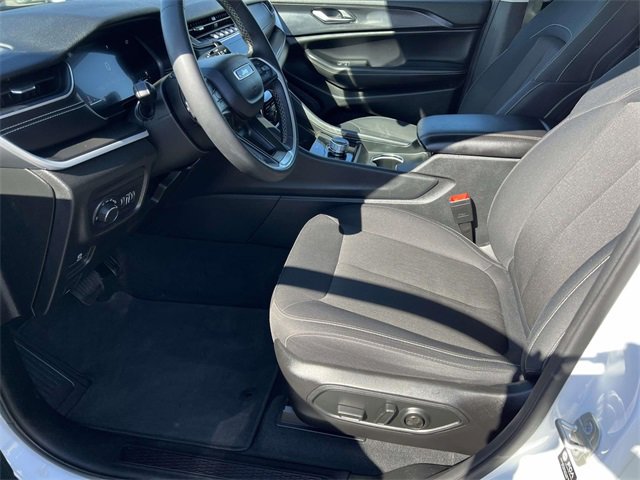 Certified 2023 Jeep Grand Cherokee L Laredo image 23