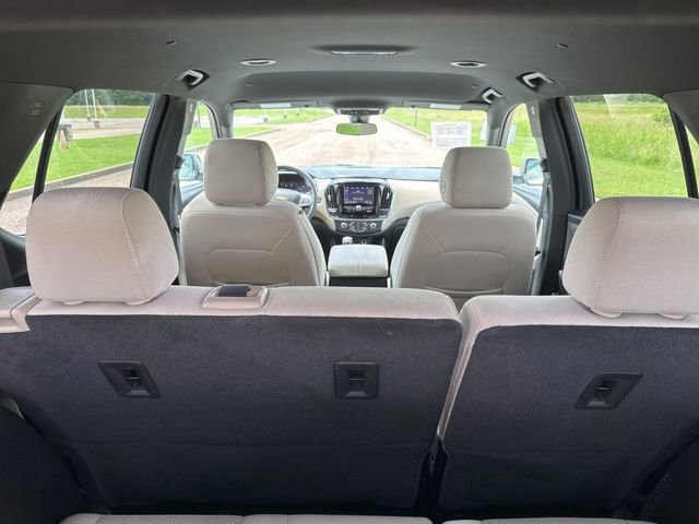 Used 2022 Chevrolet Traverse LS AWD/4WD image 10