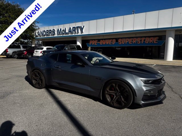Used 2021 Chevrolet Camaro SS RWD image 1
