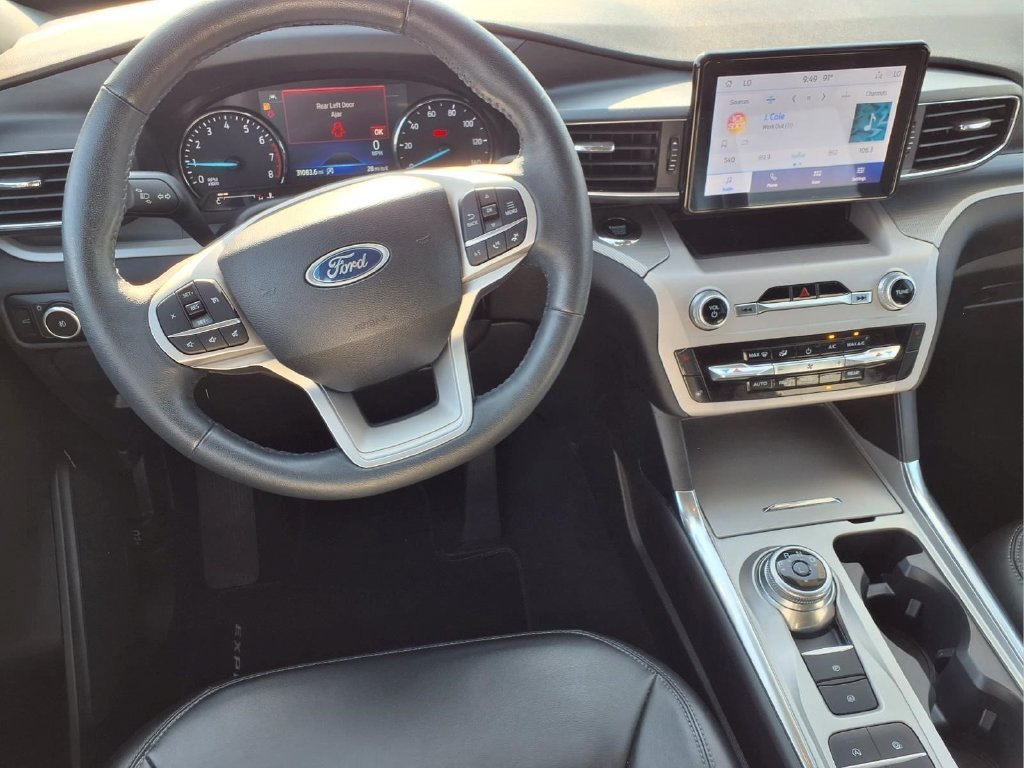Used 2023 Ford Explorer XLT w/ Equipment Group 202A RWD image 20