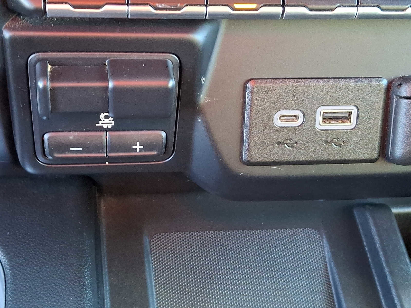 Used 2020 Chevrolet Silverado 2500 LTZ w/ LTZ Plus Package image 25