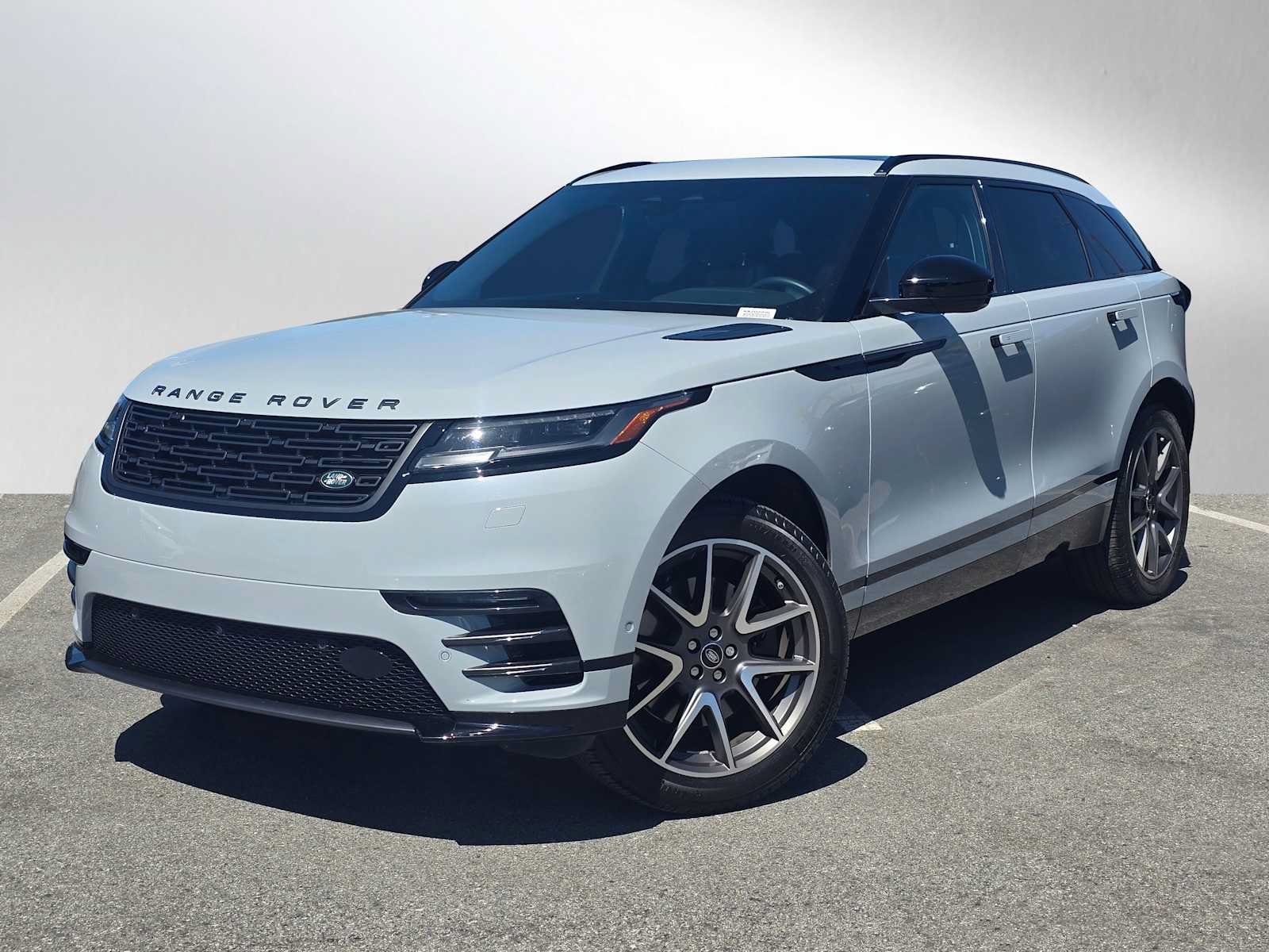 Used 2026 Land Rover Range Rover Velar Dynamic SE AWD/4WD image 1