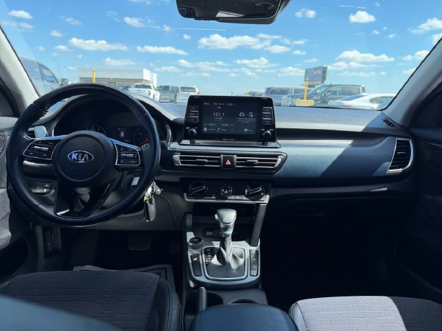 Used 2021 Kia Seltos S AWD/4WD image 25
