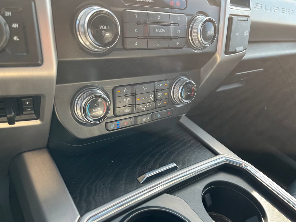 Used 2019 Ford F450 Platinum w/ Platinum Ultimate Package AWD/4WD image 21