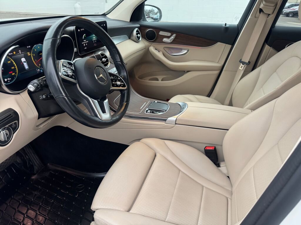 Certified 2022 Mercedes-Benz GLC 300 4MATIC image 9