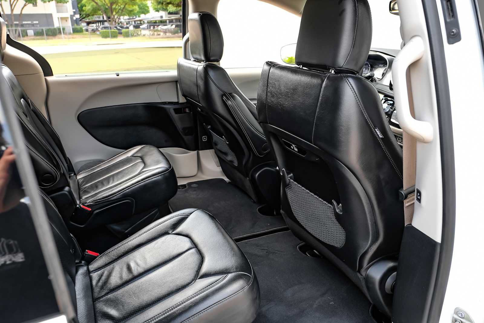 Used 2022 Chrysler Pacifica Touring-L AWD/4WD image 38