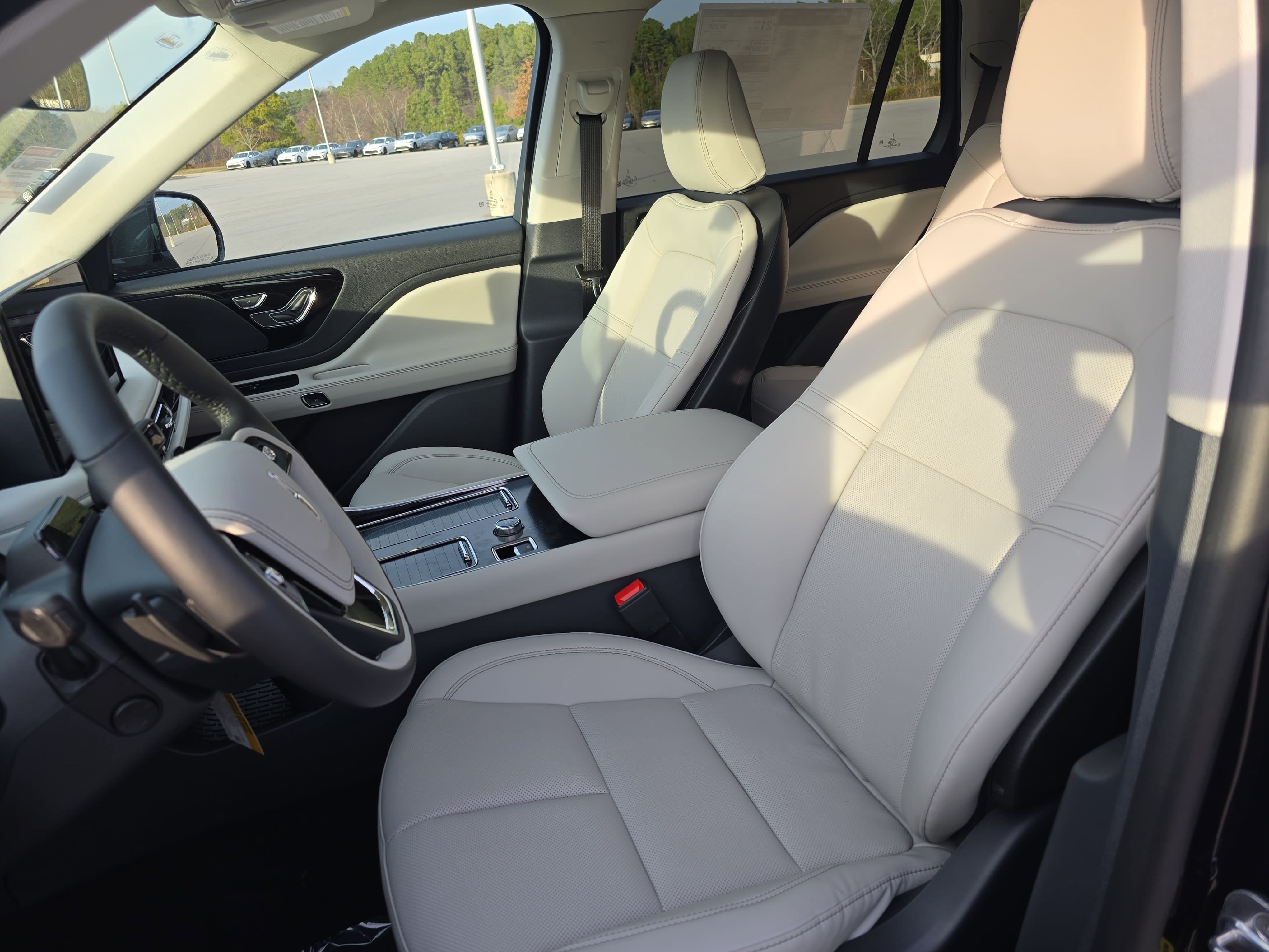 New 2026 Lincoln Aviator 2WD image 14