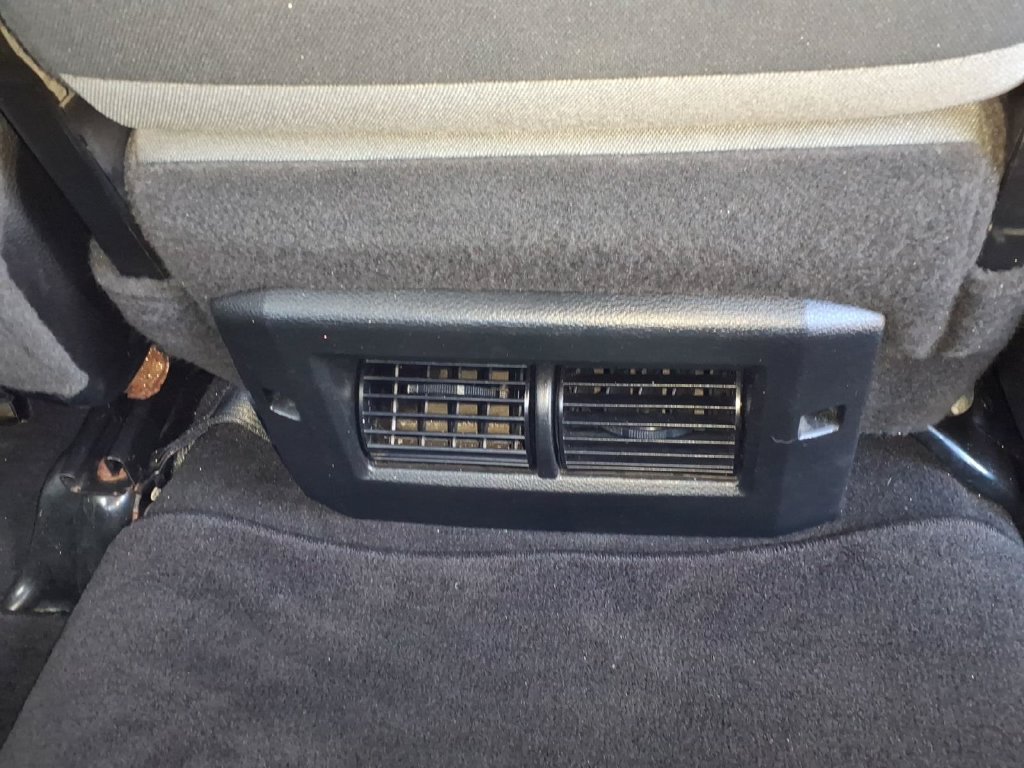 Used 2022 RAM 1500 Classic SLT AWD/4WD image 17