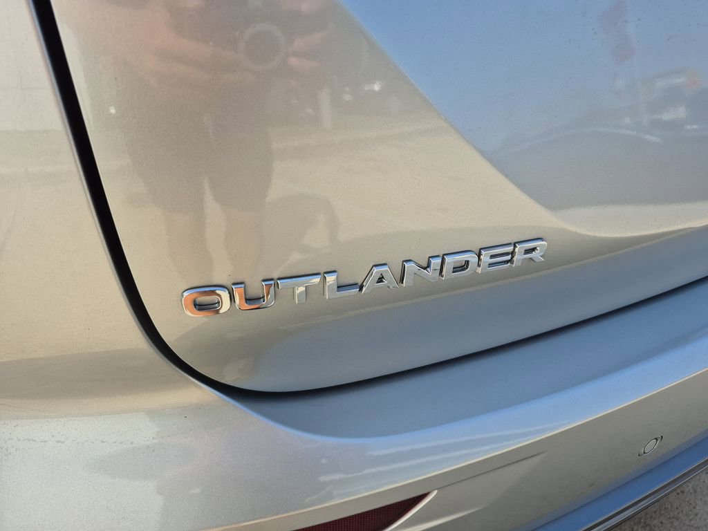 New 2026 Mitsubishi Outlander SE image 76