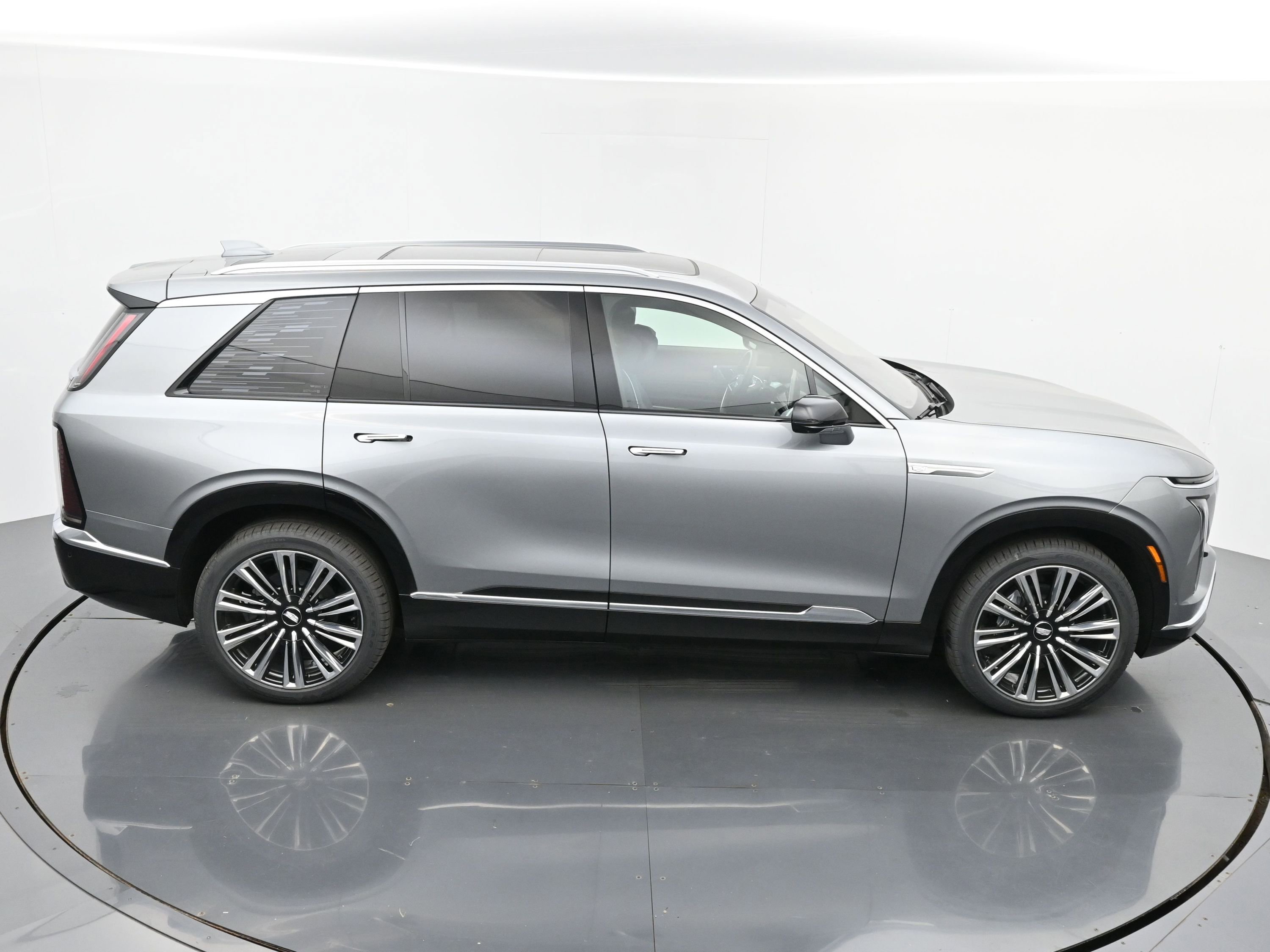 New 2026 Cadillac Vistiq Premium Luxury w/ LPO, Floor Liner Package image 28