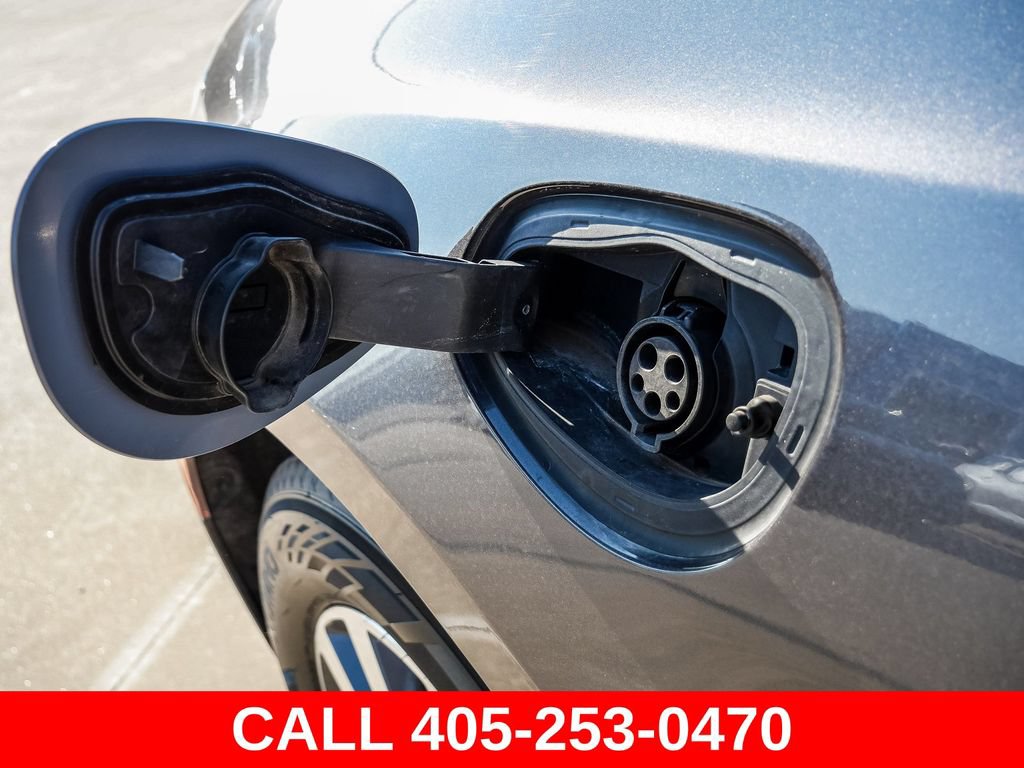 Used 2021 Chrysler Pacifica Touring-L FWD image 57