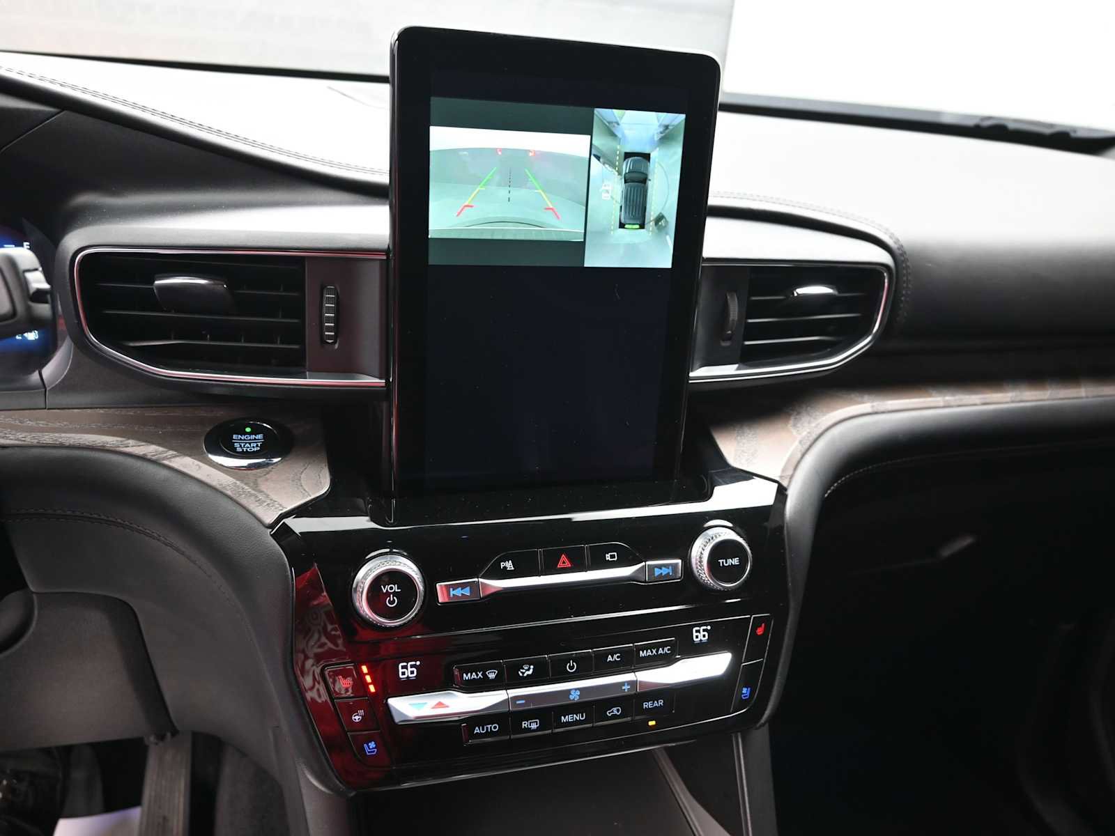 Used 2021 Ford Explorer Platinum w/ Equipment Group 601A image 18