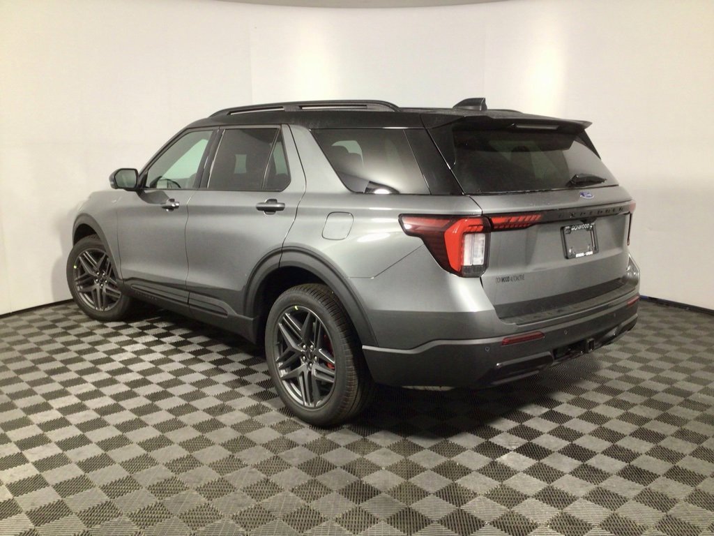 New 2025 Ford Explorer ST-Line image 10