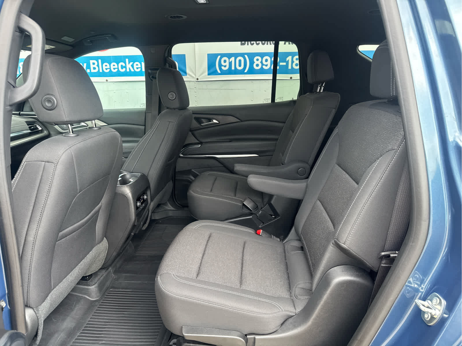 Used 2025 Chevrolet Traverse LT w/ Driver Confidence Package FWD image 34
