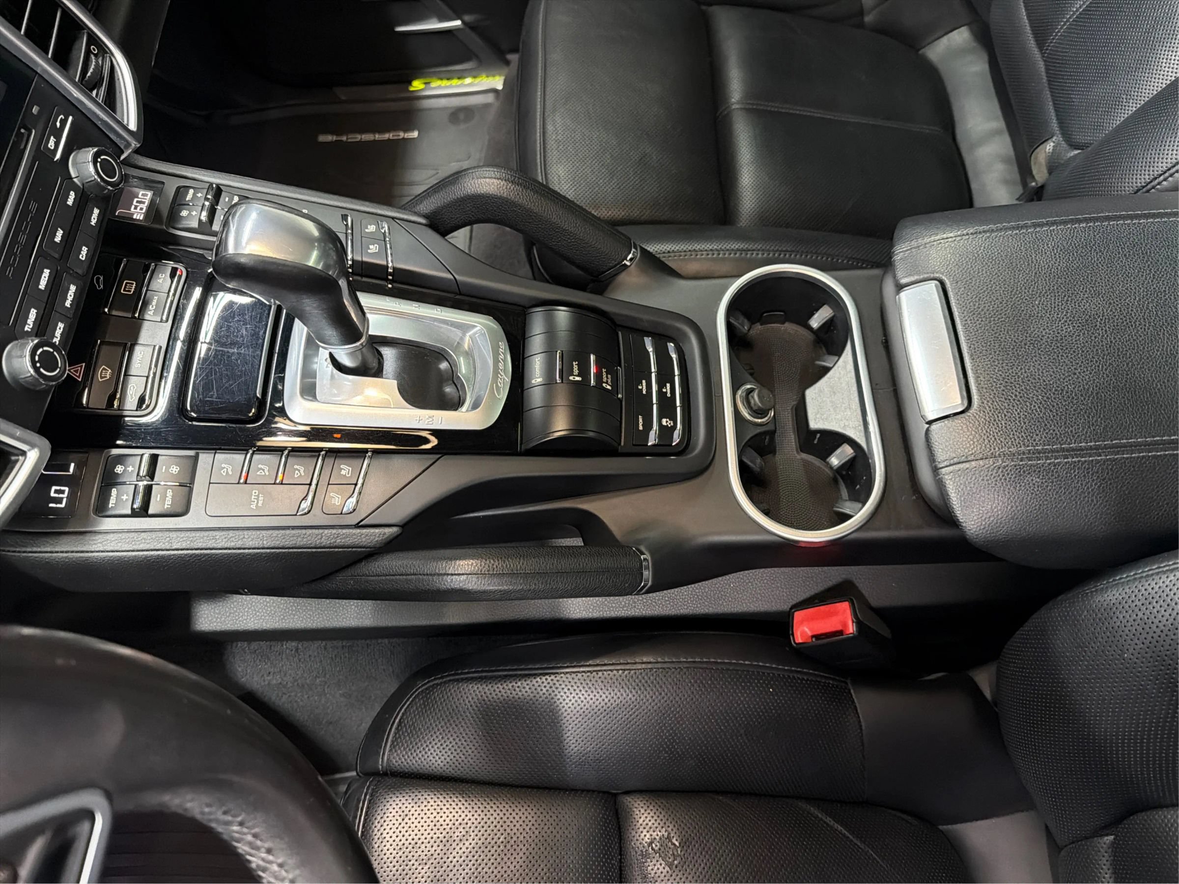 Used 2017 Porsche Cayenne S AWD/4WD image 30