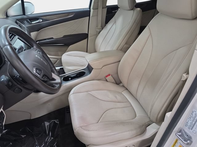 Used 2017 Lincoln MKC Reserve w/ Lincoln MKC Climate Package AWD/4WD image 11