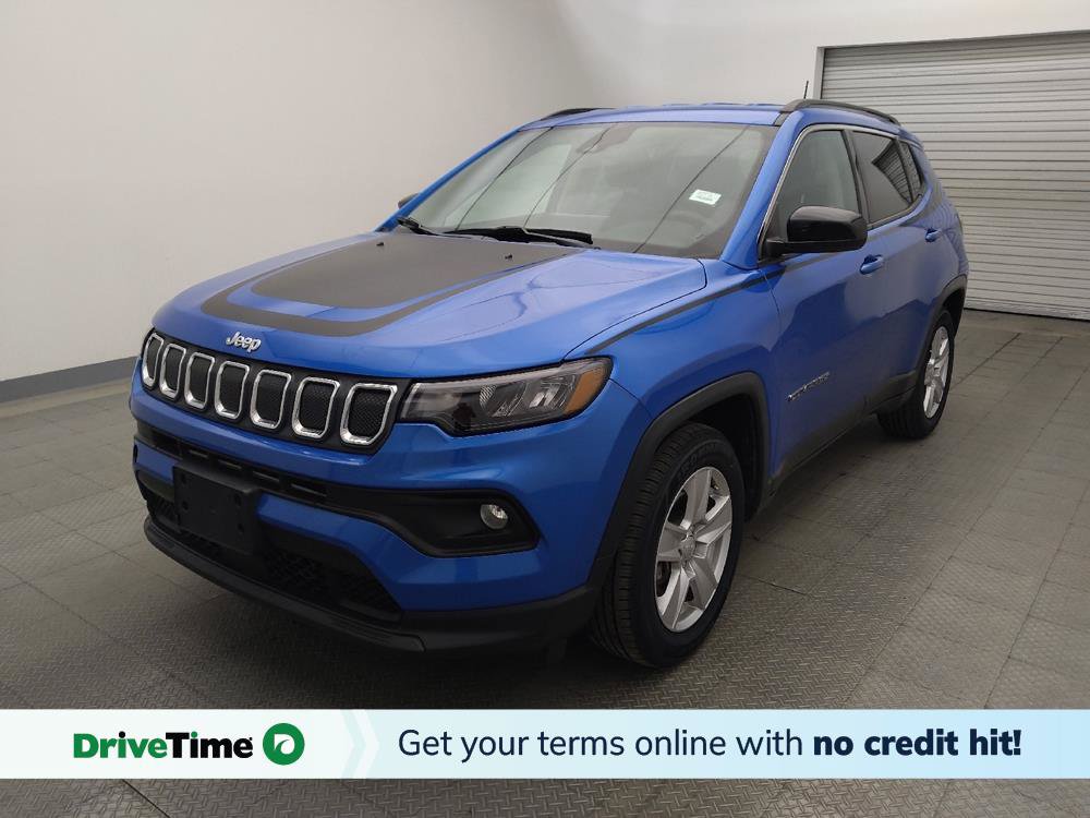 Used 2022 Jeep Compass Latitude w/ Mopar Graphics Package FWD image 1