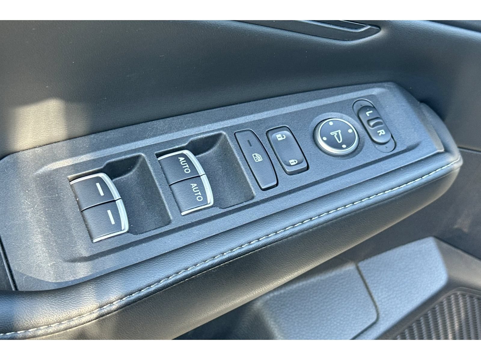 Used 2023 Honda Accord Sport image 9