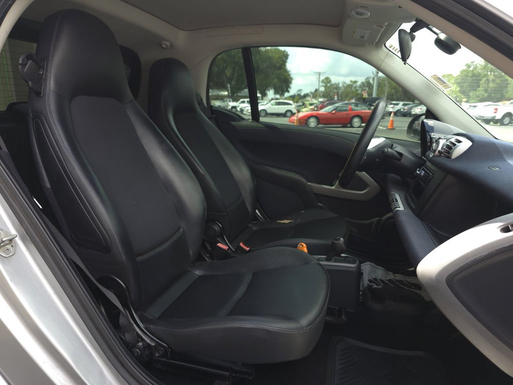 Used 2013 smart fortwo pure RWD image 12