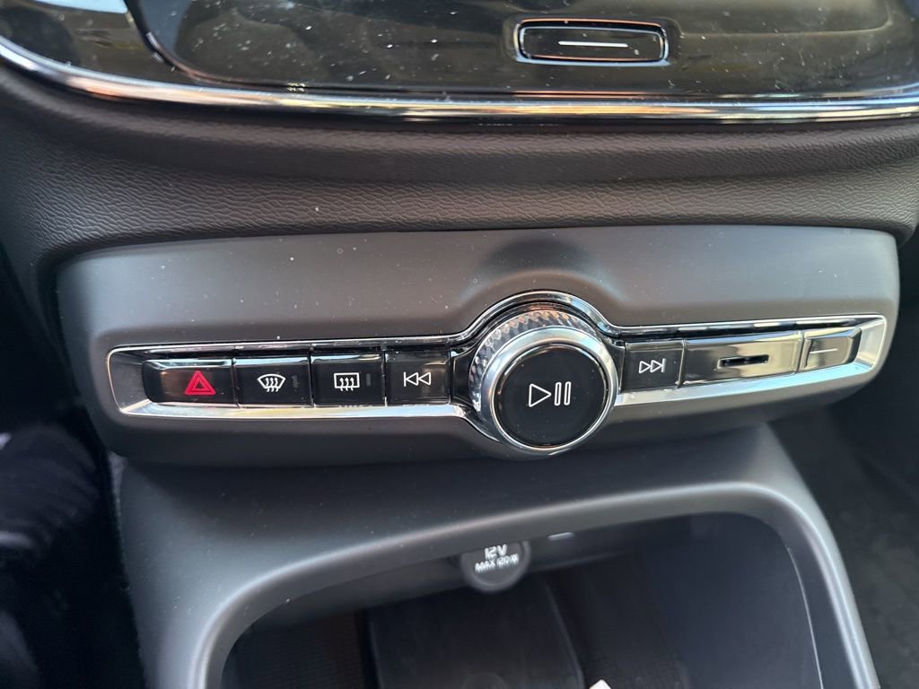 Used 2026 Volvo XC40 B5 Plus w/ Protection Package Premier image 15