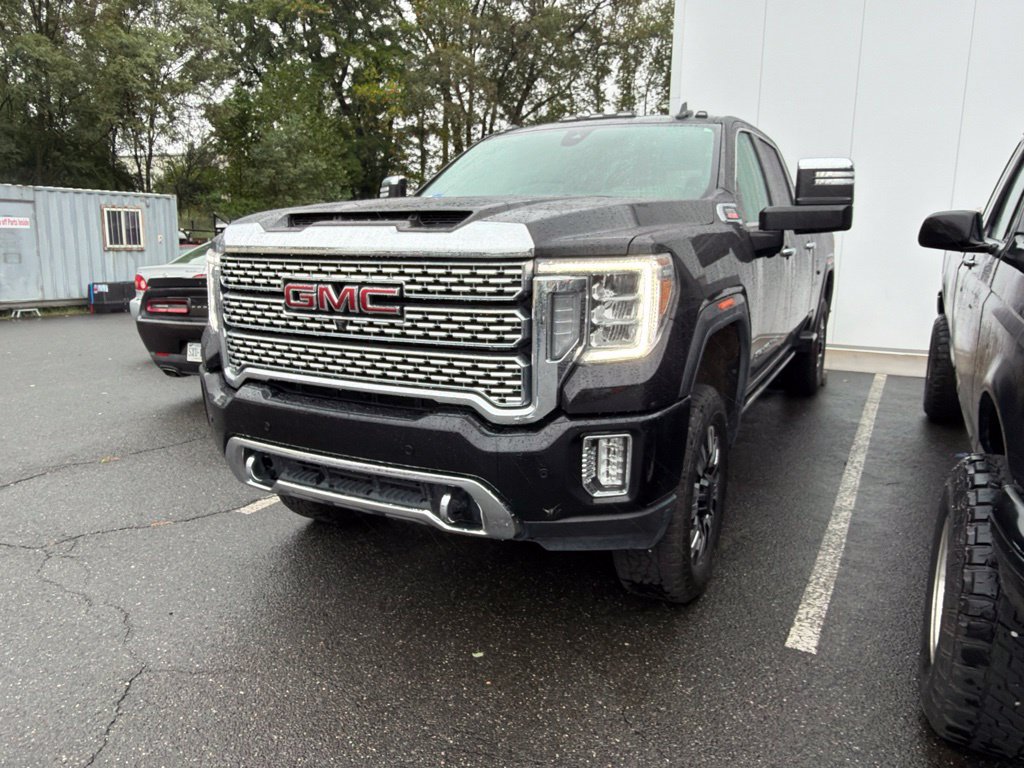 Used 2023 GMC Sierra 3500 Denali w/ Denali Black Diamond Edition AWD/4WD image 3