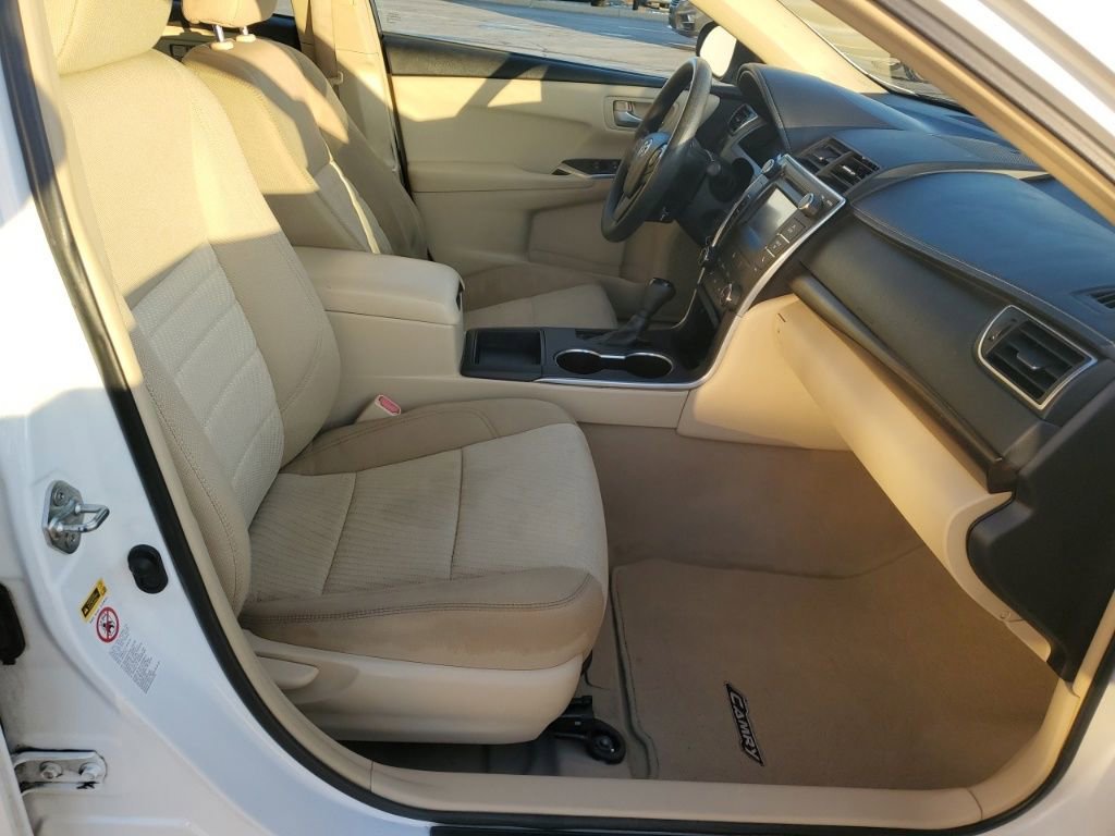 Used 2015 Toyota Camry LE image 26