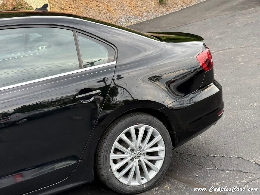 Used 2016 Volkswagen Jetta SEL w/ Lighting Package image 27