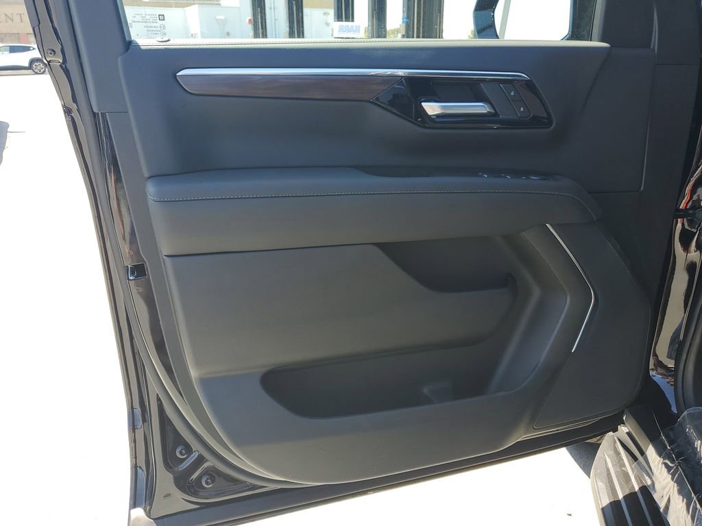 New 2026 Chevrolet Suburban LS image 18