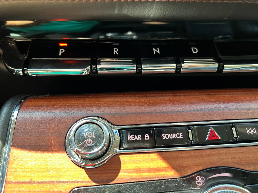 Used 2022 Lincoln Aviator Reserve AWD/4WD image 31