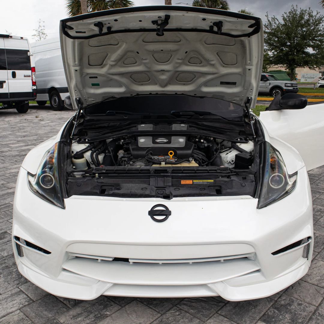 Used 2016 Nissan 370Z Coupe RWD image 28