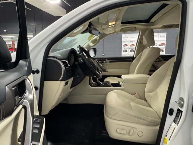 Used 2023 Lexus GX 460 Premium w/ Premium Package image 32