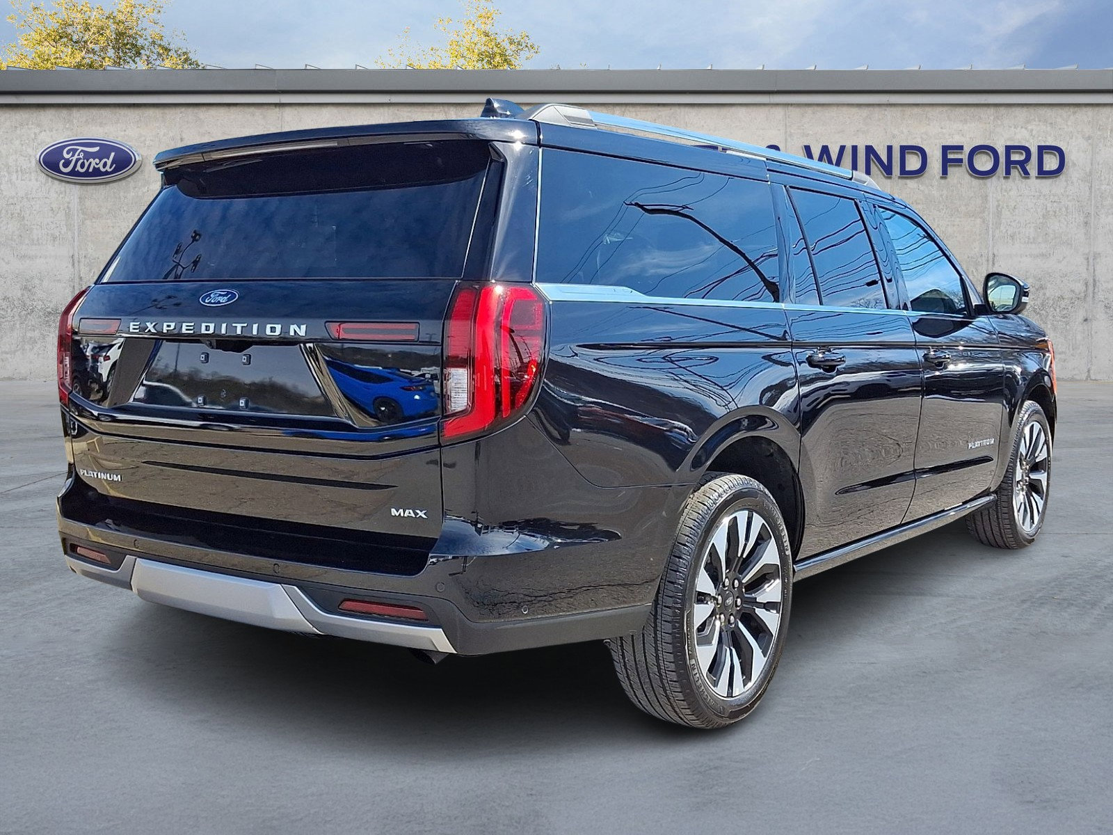 Certified 2025 Ford Expedition Max Platinum w/ Driver's Package image 6