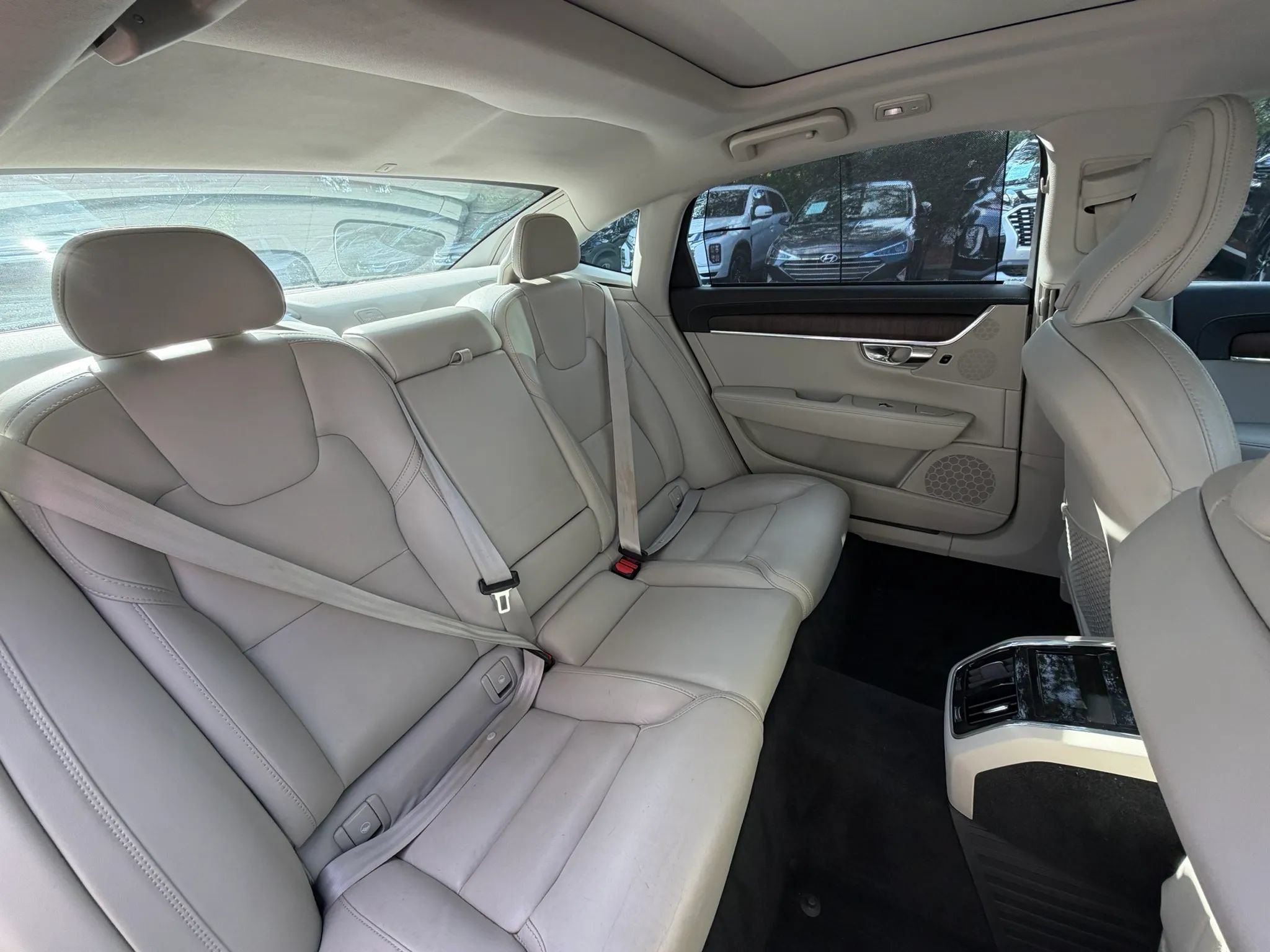 Used 2022 Volvo S90 B6 Inscription w/ Advanced Package AWD/4WD image 13