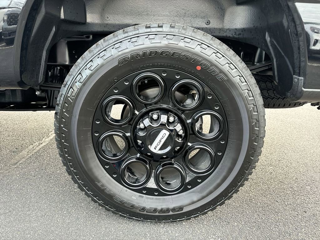 New 2025 Ford F250 XLT w/ Black Appearance Package image 28
