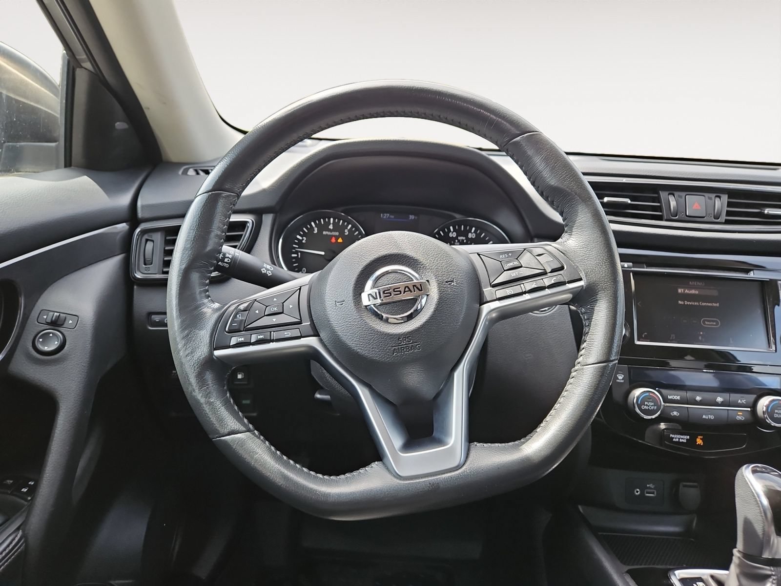 Used 2018 Nissan Rogue SV AWD/4WD image 12