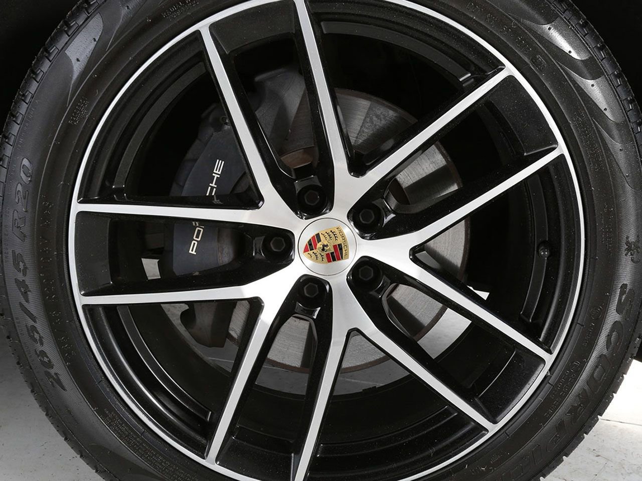 Used 2024 Porsche Macan AWD/4WD image 6