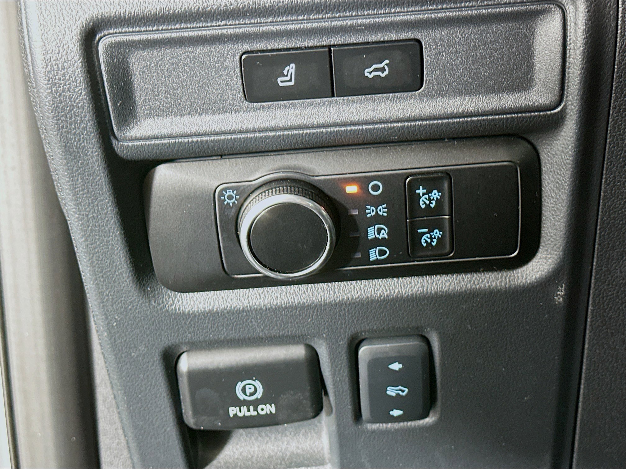 Used 2024 Ford Expedition XLT image 17