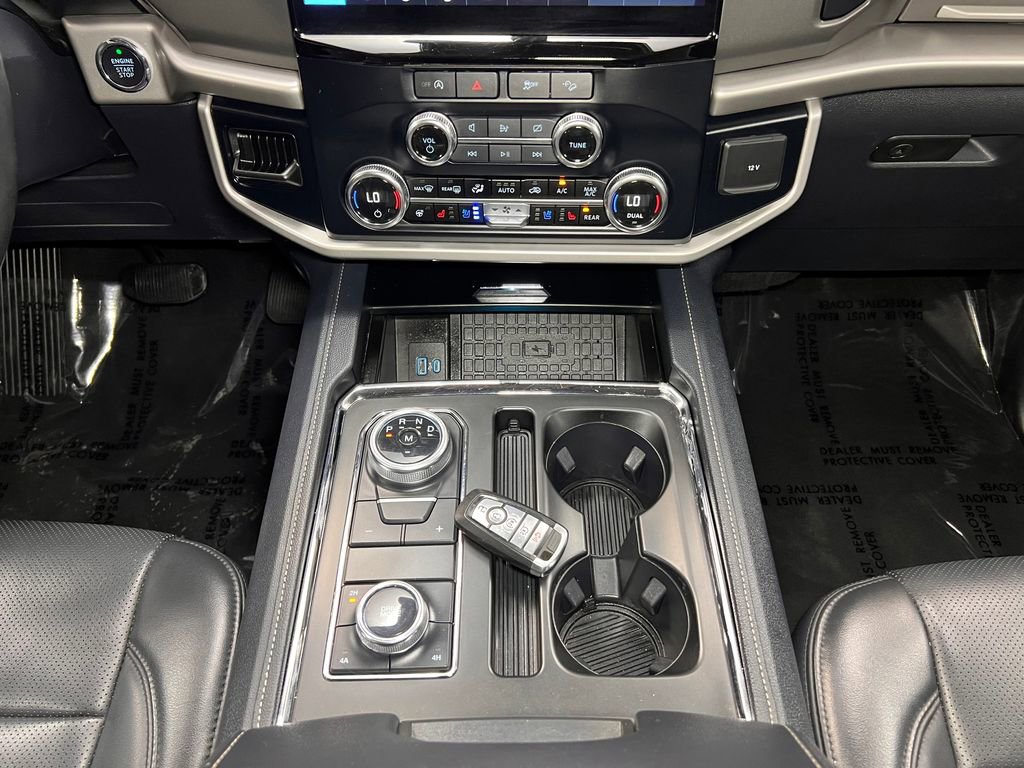 Used 2024 Ford Expedition XLT image 15