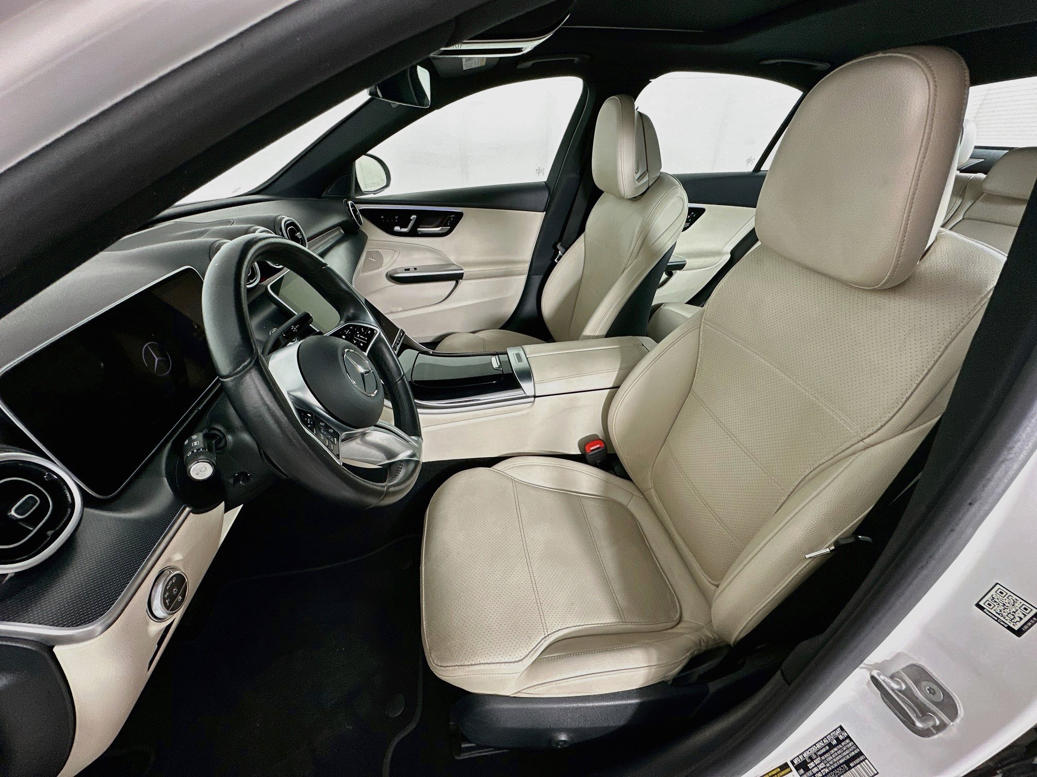 Used 2025 Mercedes-Benz C 300 Sedan image 13