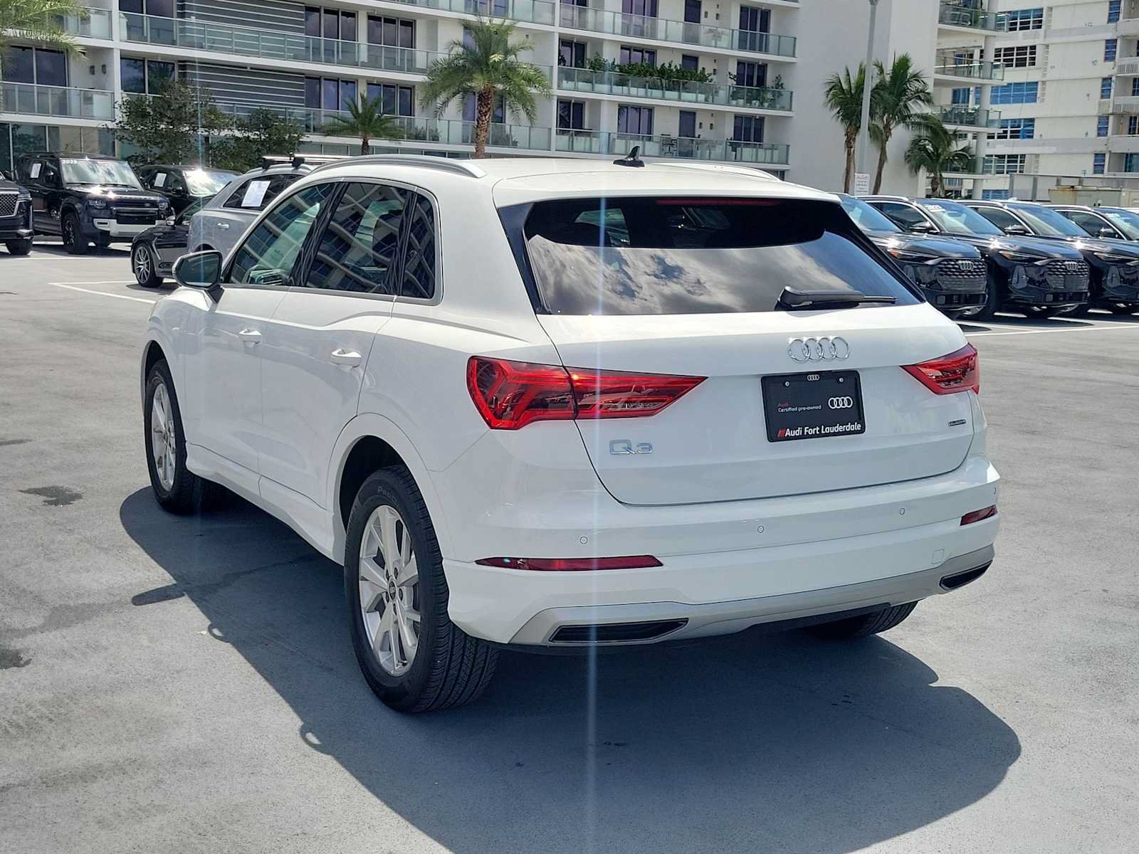 Certified 2024 Audi Q3 2.0T Premium w/ Convenience Package AWD/4WD image 4