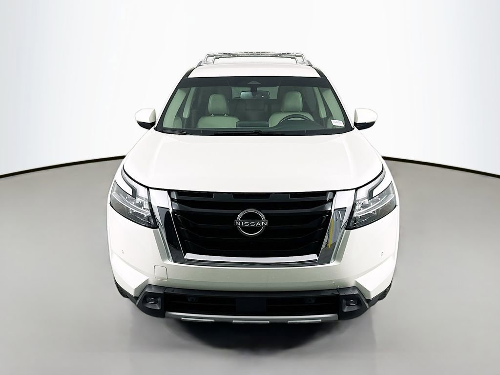 Used 2022 Nissan Pathfinder SL FWD image 2