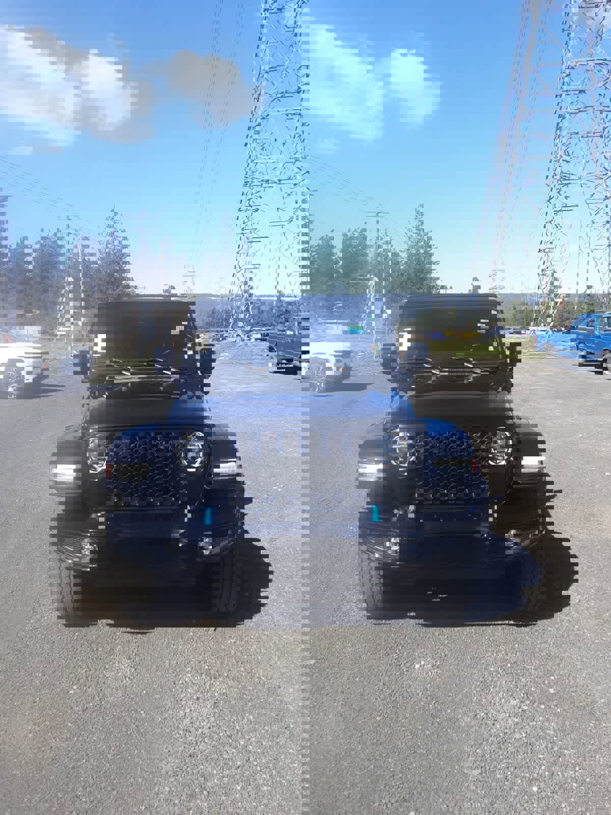 Used 2022 Jeep Wrangler Unlimited Sahara image 2