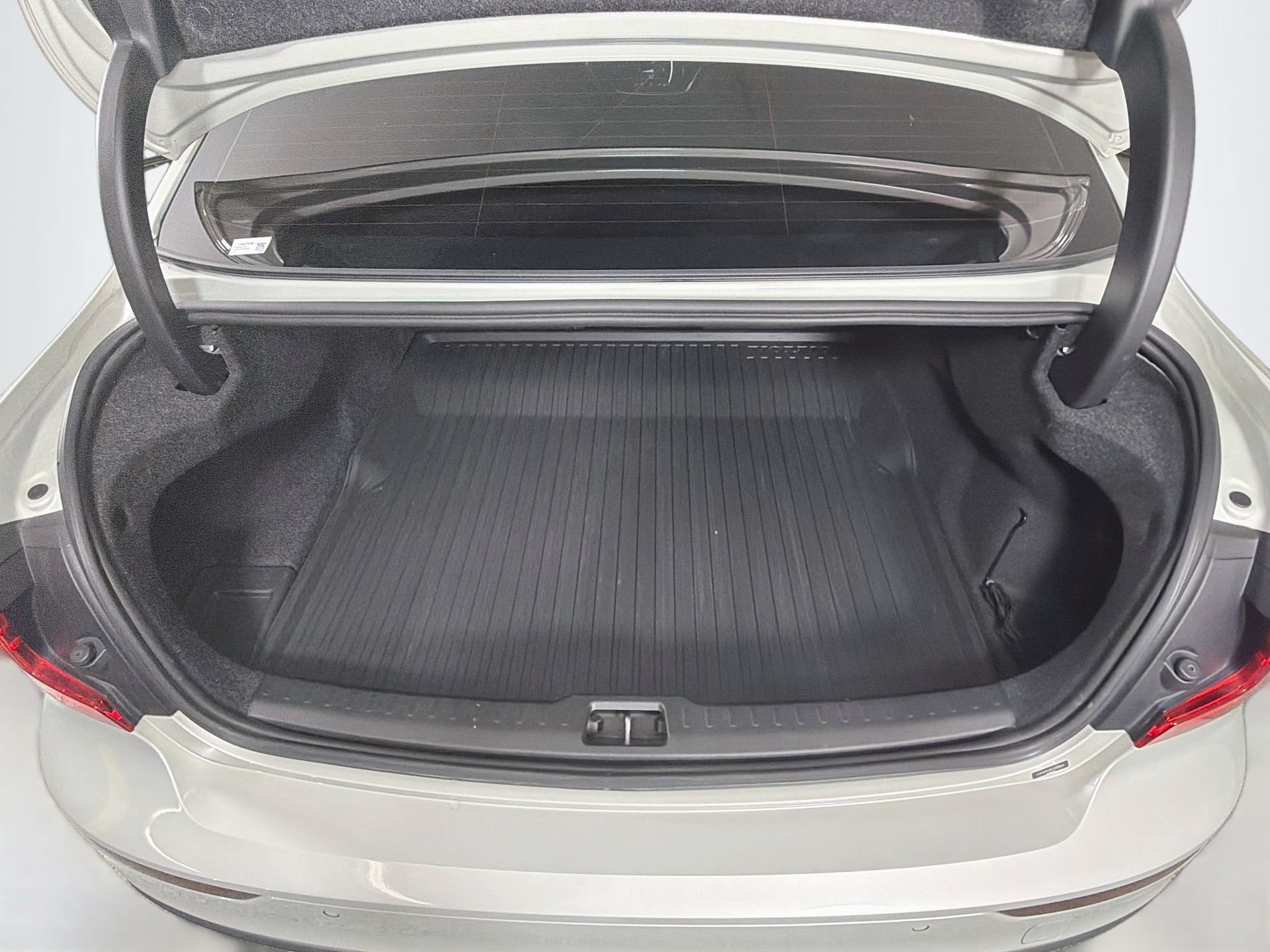 Used 2019 Volvo S60 T5 Momentum w/ Multimedia Package FWD image 28